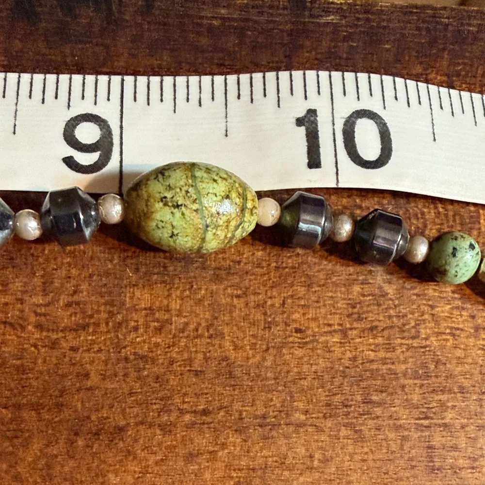 Vintage Black and Green Stone Beaded Choker Necklace 18